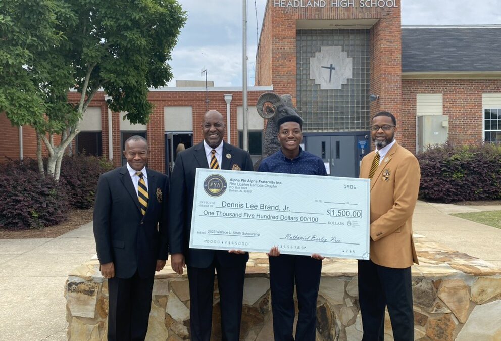 Rho Upsilon Lambda give $3,000 in Scholarships to local youth